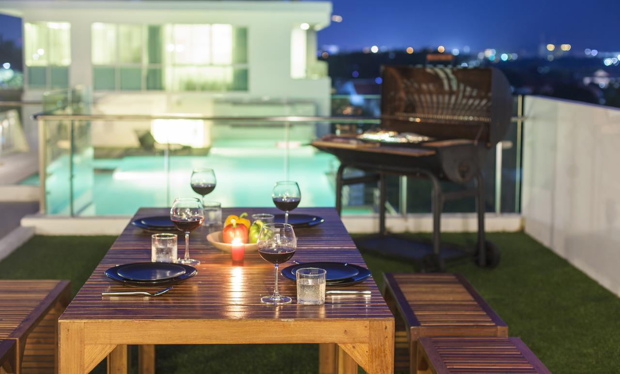 The Wide Condotel - Phuket Buitenkant foto